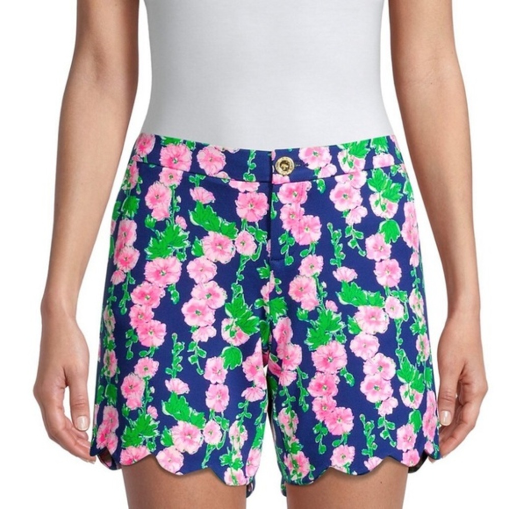 NWT Lilly Pulitzer Darci Scalloped Knit Shorts 7” inseam in Oyster Bay Size 2